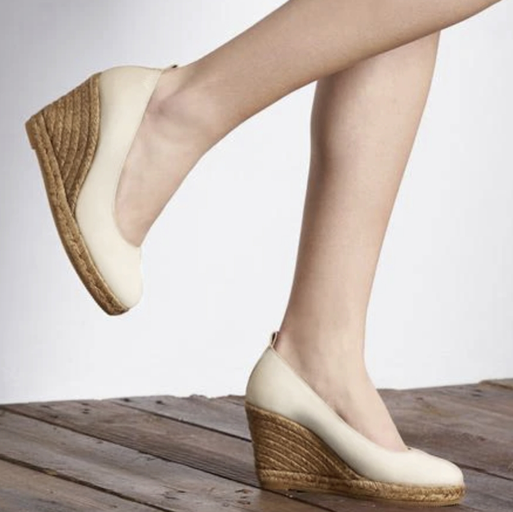 MARQUESA CANVAS WEDGE PUMPS